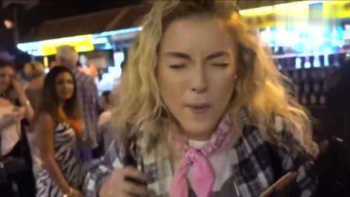 网红奶茶吃瓜女友,一场甜蜜的奶茶爱情故事