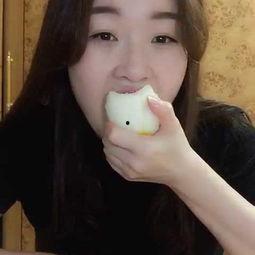 网红爱婷婷吃瓜视频,网红爱婷婷带你领略吃瓜界的欢乐盛宴